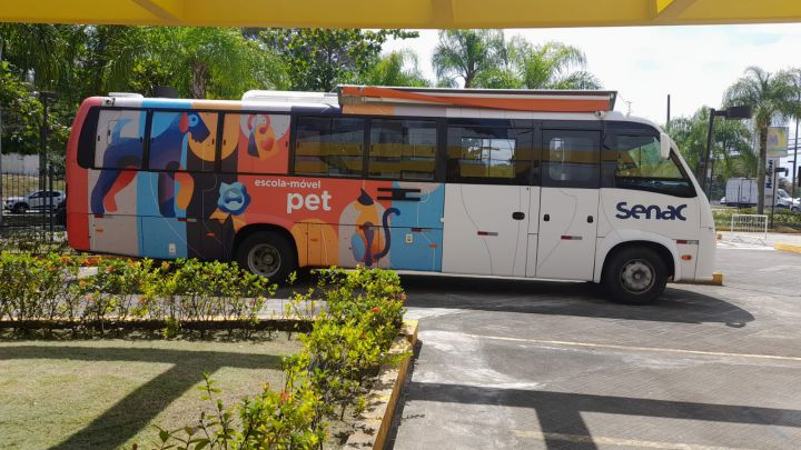 Escola Móvel Pet do Senac RJ leva atividades gratuitas para pets e tutores ao aniversário de Volta Redonda Em parceria com a Prefeitura e o Sicomércio local, Senac RJ realiza a Semana de Workshops de Volta Redonda, de 02 a 05 de julho, na Praça Brasil